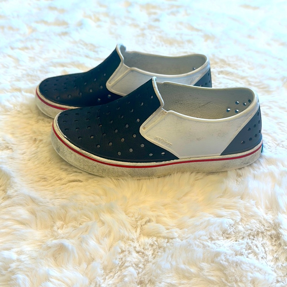 Black and White Native Shoes Bold Saddle Shoe Style
